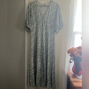 Faherty Leaf Print Maxi Dress in Gray and Cream
